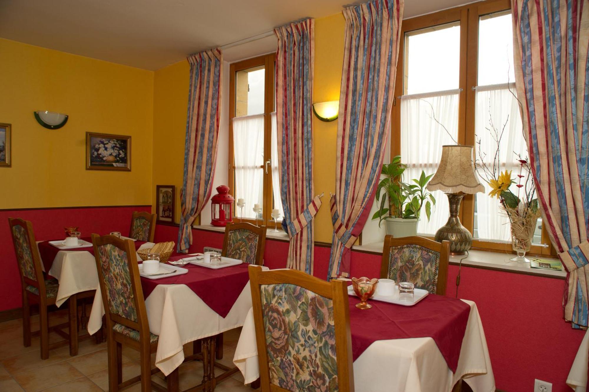 Logis Hotel Le Val De Vence Launois-sur-Vence Esterno foto